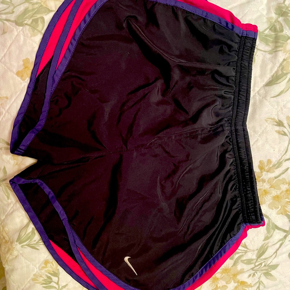 Nike DriFit shirt (S) and shorts (M) black